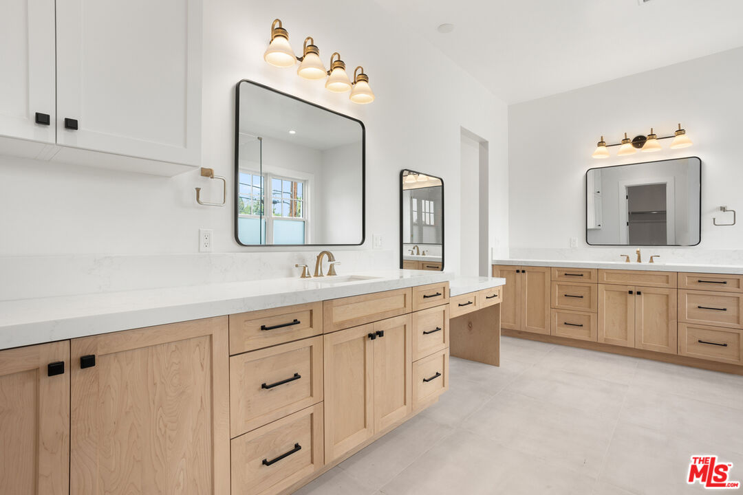 2527 Ivy Road Oceanside, CA 92054 - Photo 22 of 37