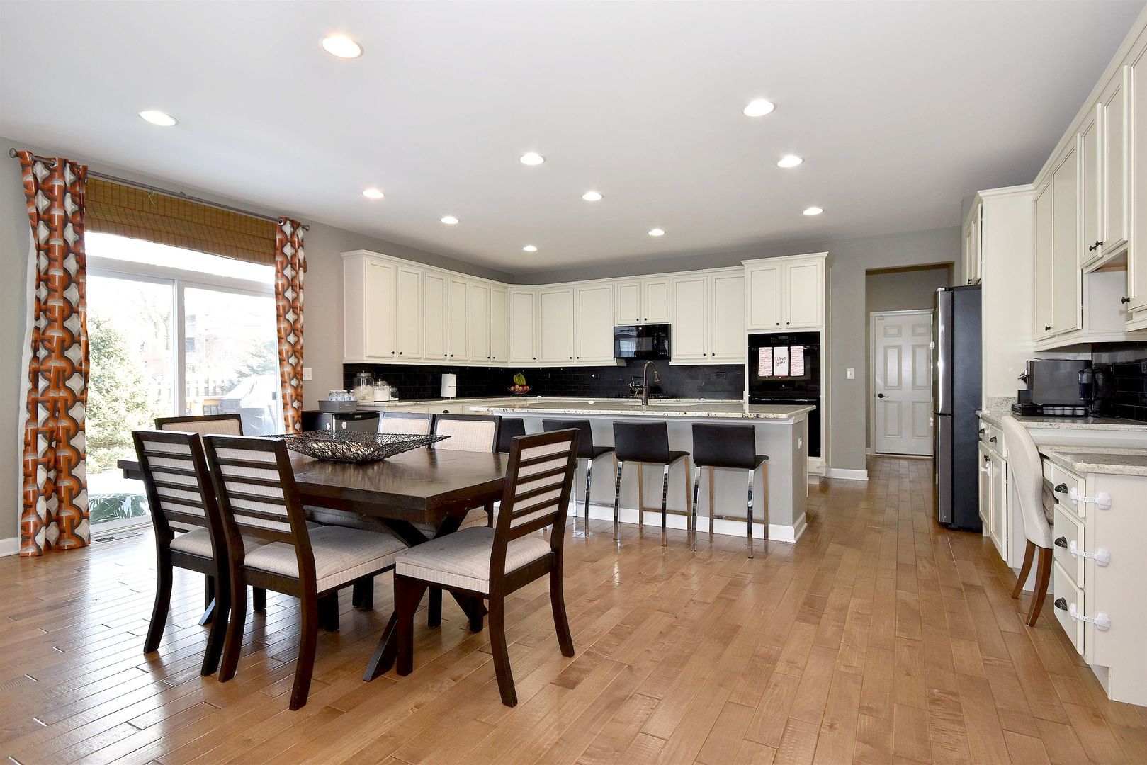 5871 Oak Ridge Way Lisle, IL 60532 - Photo 11 of 34