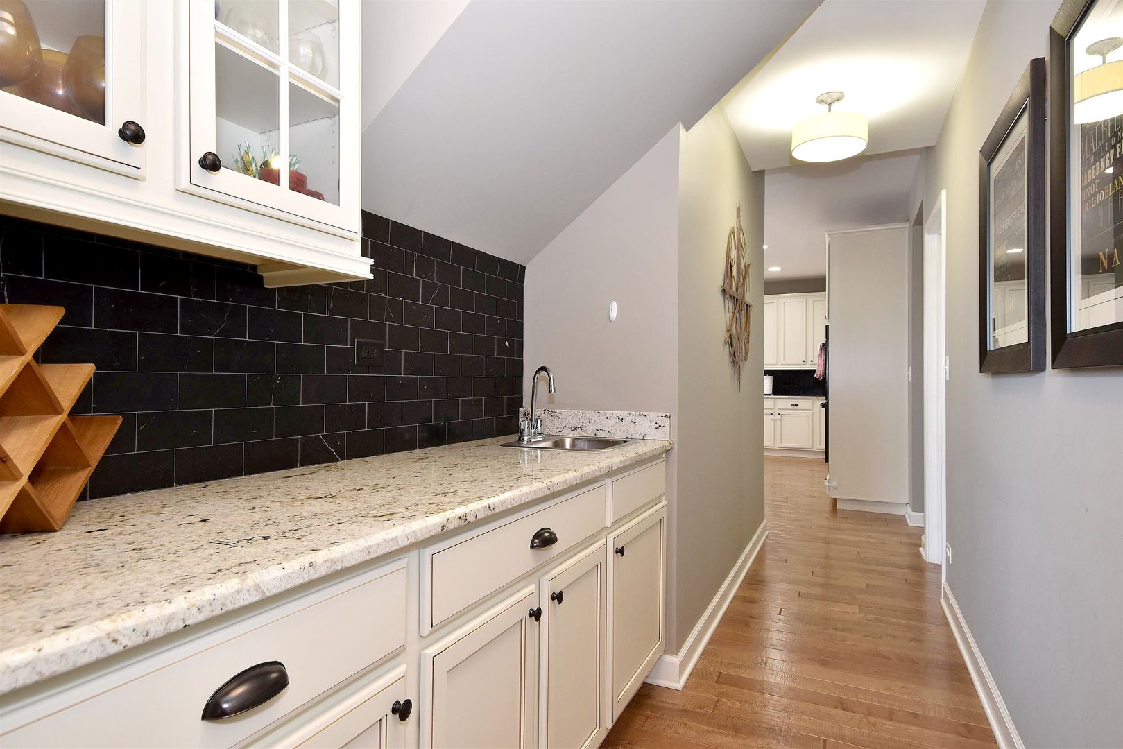 5871 Oak Ridge Way Lisle, IL 60532 - Photo 8 of 34