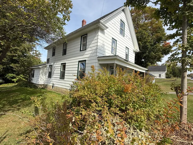 $129,900 | 162 Military Street, Houlton, ME 04730