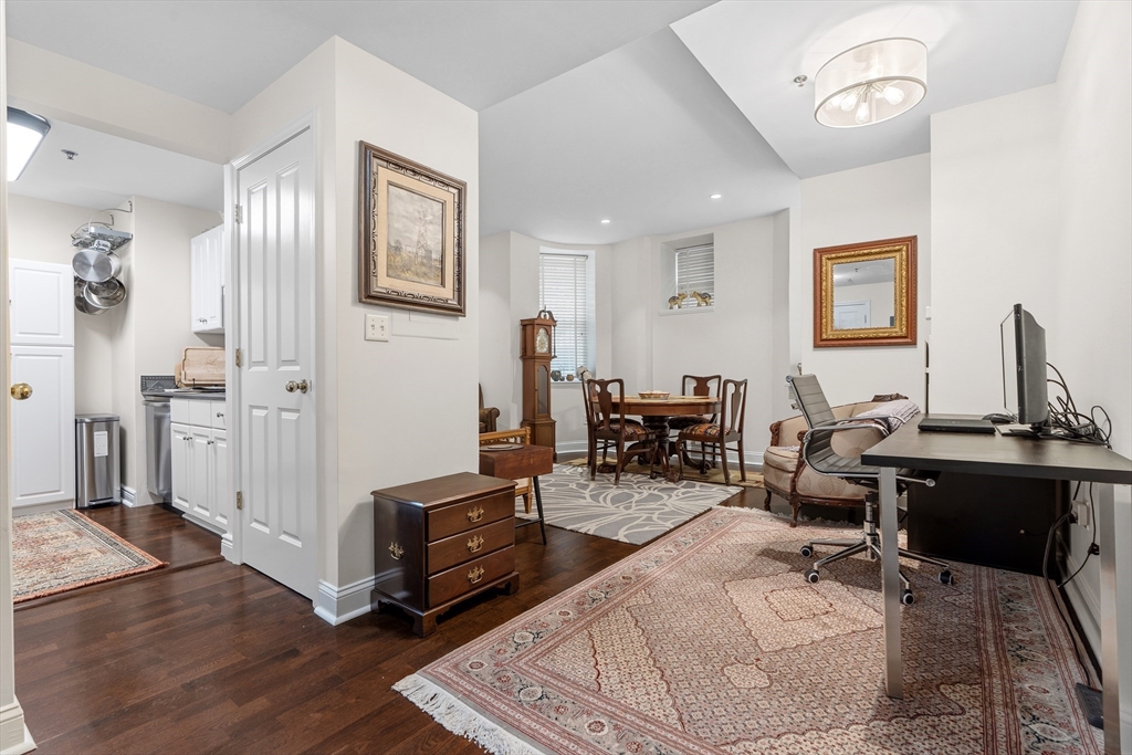 10 Charlesgate East, Unit 2 Boston, MA 02215 - Photo 1 of 18