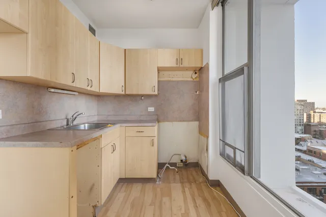 $165,000 | 3200 North Lake Shore Drive, Unit 1403, Chicago, IL 60657