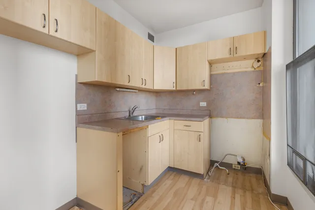 $165,000 | 3200 North Lake Shore Drive, Unit 1403, Chicago, IL 60657