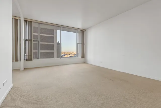 $165,000 | 3200 North Lake Shore Drive, Unit 1403, Chicago, IL 60657