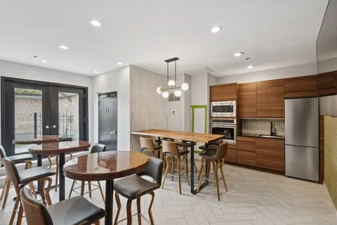 $315,000 | 8 West Monroe Street, Unit 1209, Chicago, IL 60603