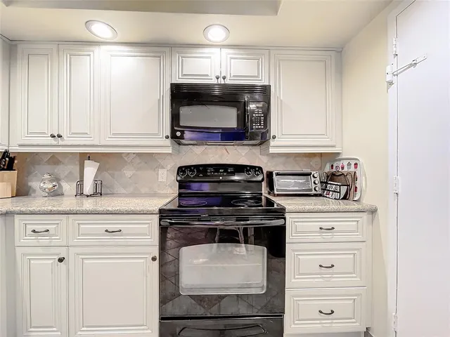 $520,000 | 2000 South Ocean Boulevard, Unit 3L, Lauderdale-by-the-Sea, FL 33062