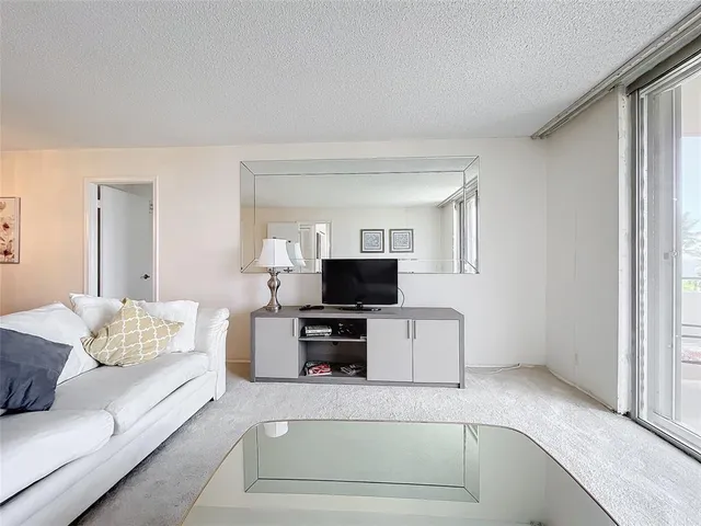 $520,000 | 2000 South Ocean Boulevard, Unit 3L, Lauderdale-by-the-Sea, FL 33062