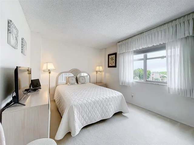 $520,000 | 2000 South Ocean Boulevard, Unit 3L, Lauderdale-by-the-Sea, FL 33062