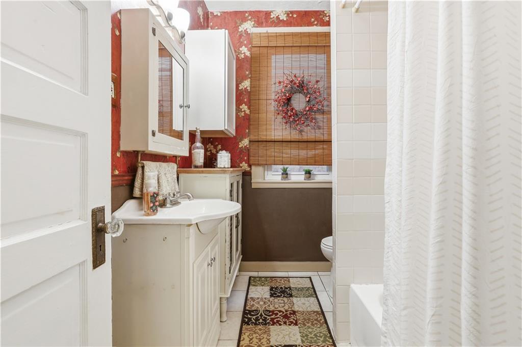419 Hampton Street Pittsburgh, PA 15221 - Photo 30 of 49