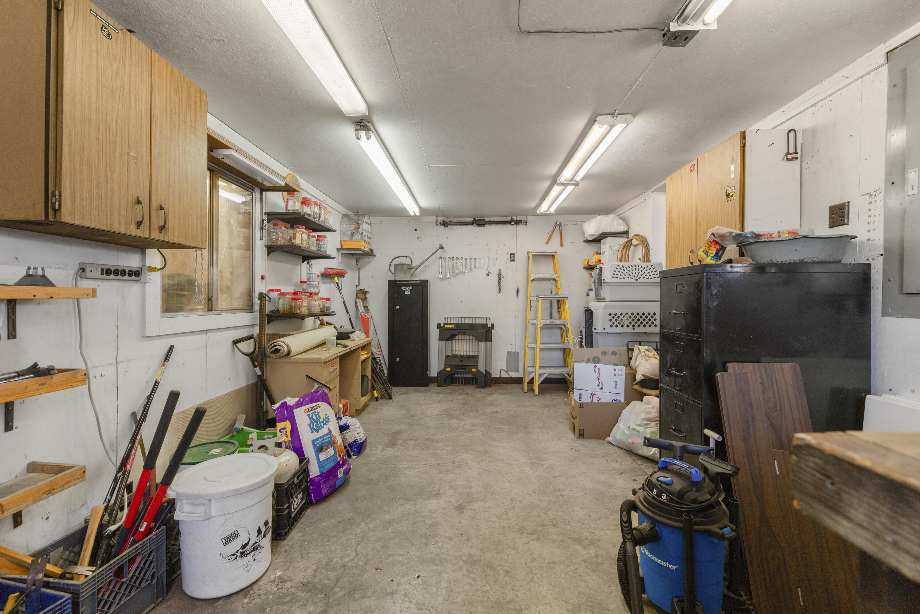 5415 Haskins Road Bonanza, OR 97623 - Photo 19 of 97 Inside of Shop