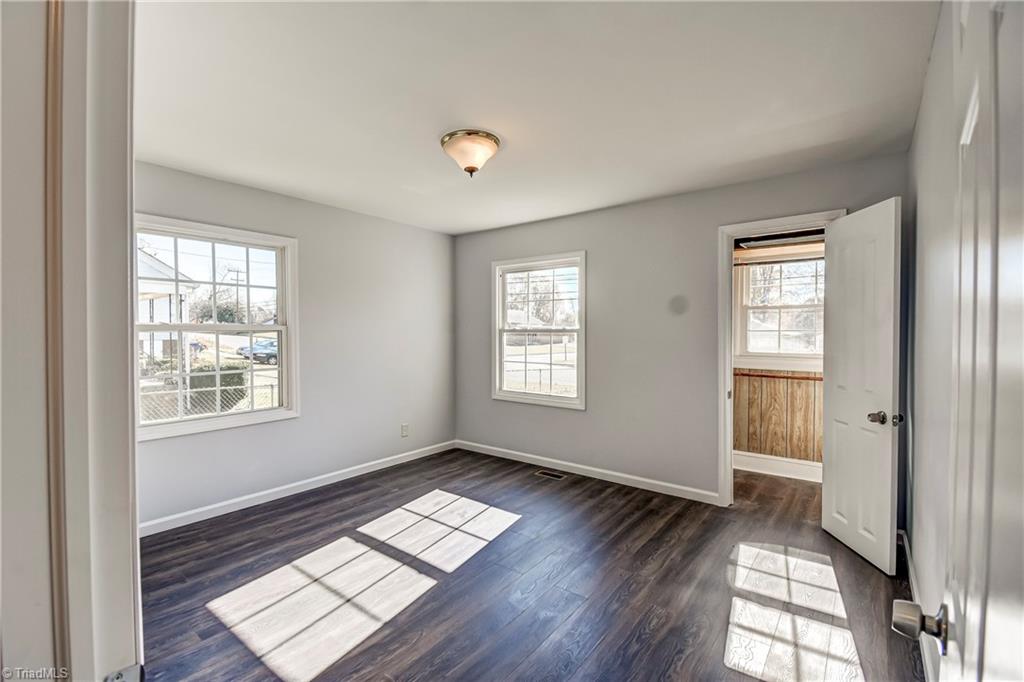 709 Providence Road Graham, NC 27253 - Photo 6 of 36 1st Rooom