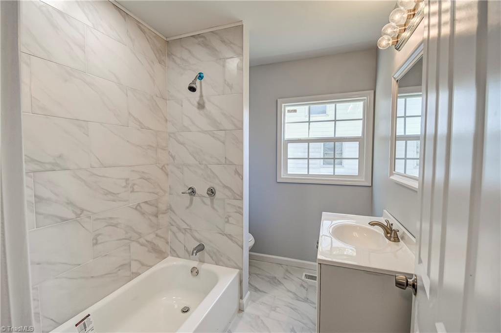 709 Providence Road Graham, NC 27253 - Photo 10 of 36 Bathroom