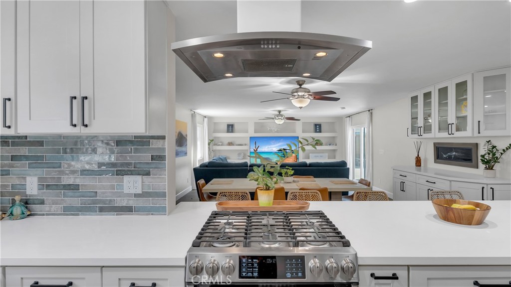 16281 Golden Gate Lane Huntington Beach, CA 92649 - Photo 6 of 22