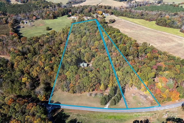 a view of a yard with an outdoor space