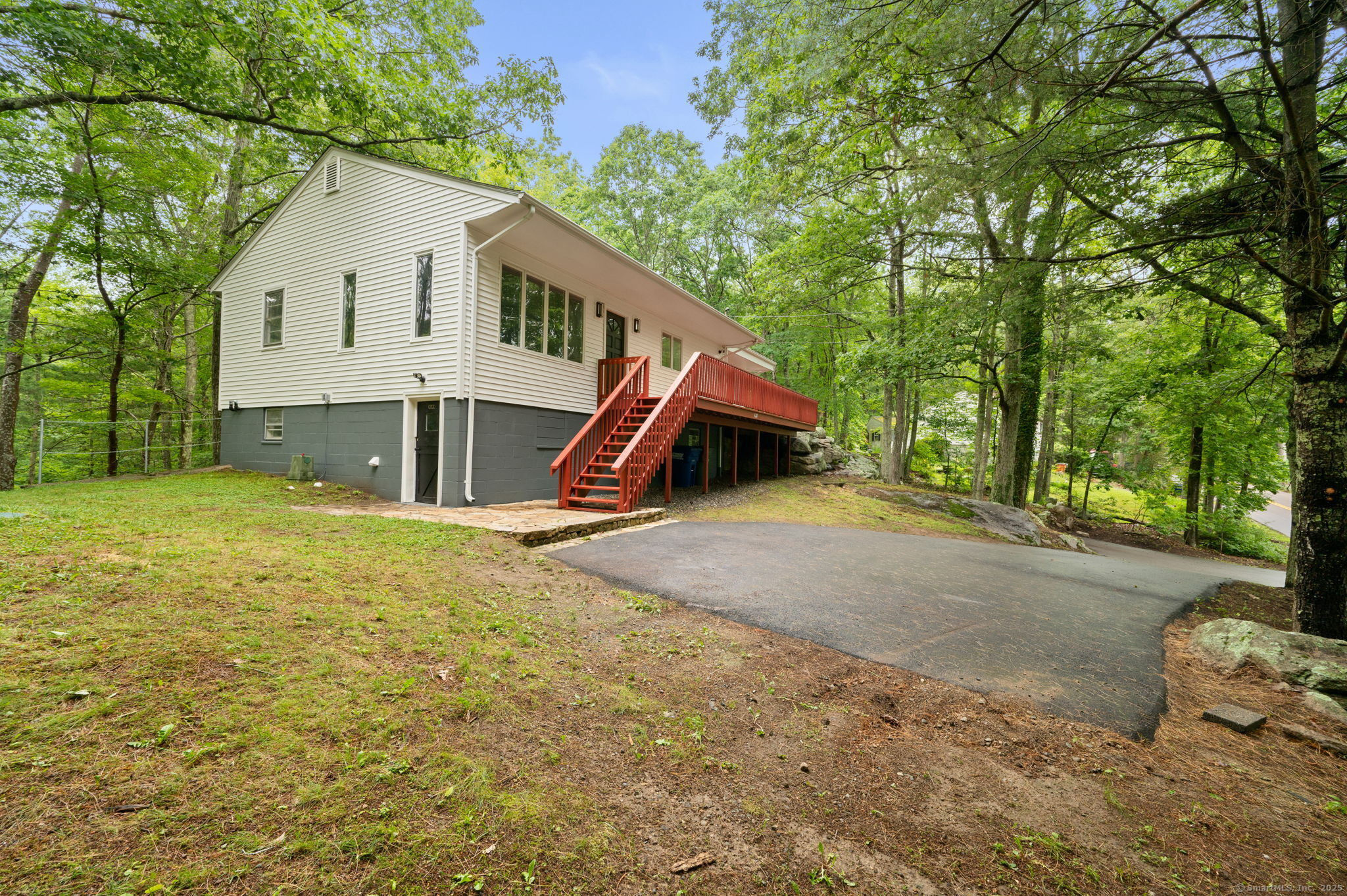 173 Lambtown Road Ledyard, CT 06339 - Photo 3 of 30