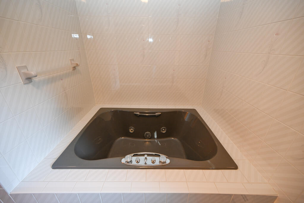 7 Stone Ridge Road Waterville, ME 04901 - Photo 17 of 39 Primary BR Bath