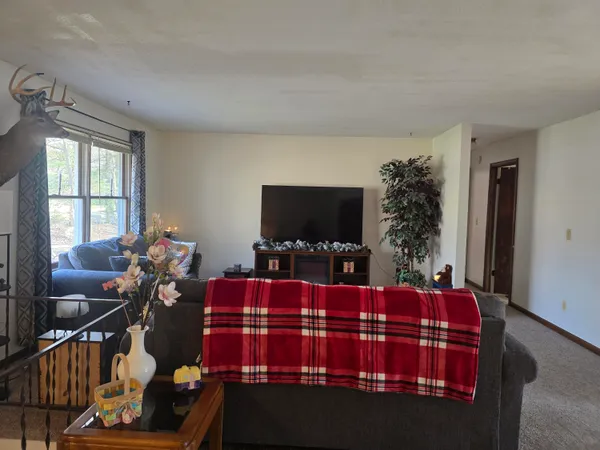 $389,900 | 18067 Meyers Drive, Spring Lake, MI 49456