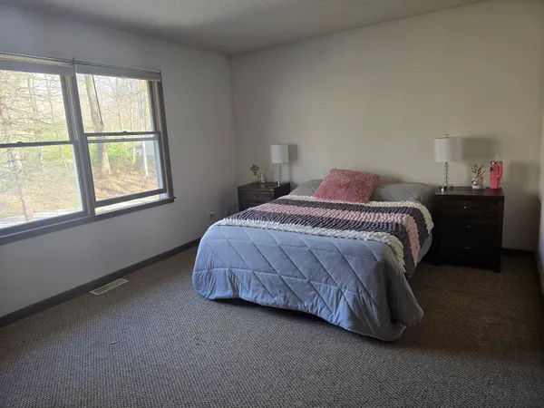 $389,900 | 18067 Meyers Drive, Spring Lake, MI 49456