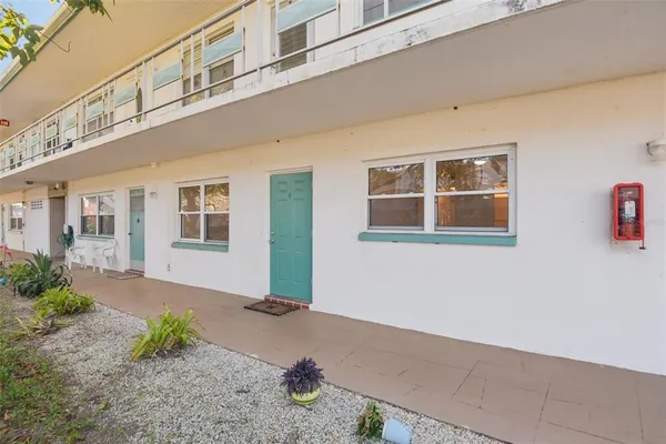 $1,800 | 5815 18th Street North, Unit 4, St. Petersburg, FL 33714