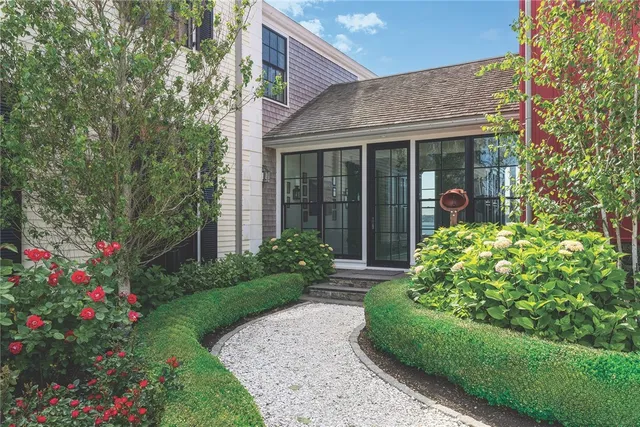 $22,500,000 | 441 West Main Road, Little Compton, RI 02837