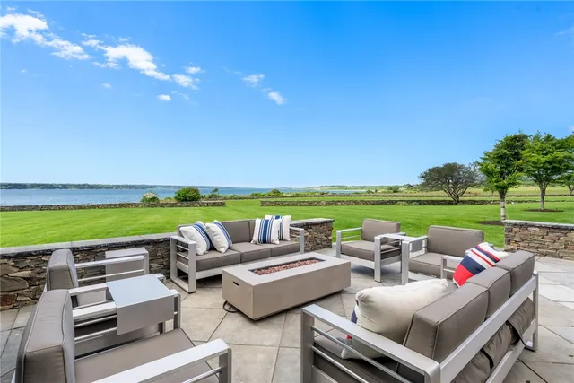 $22,500,000 | 441 West Main Road, Little Compton, RI 02837