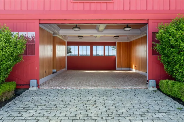 $22,500,000 | 441 West Main Road, Little Compton, RI 02837