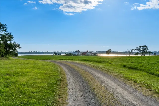 $22,500,000 | 441 West Main Road, Little Compton, RI 02837
