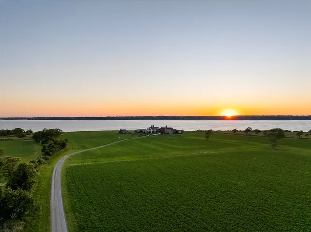 $22,500,000 | 441 West Main Road, Little Compton, RI 02837