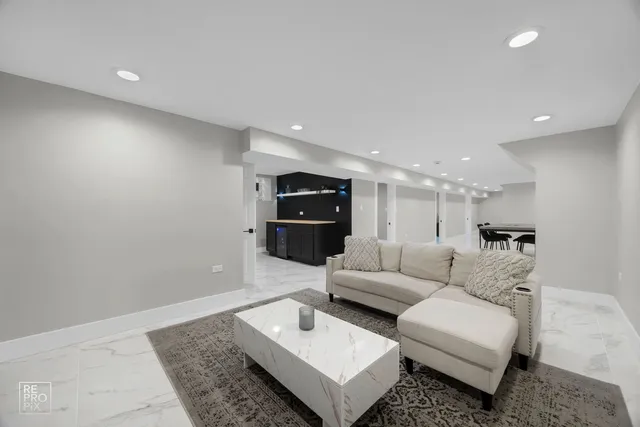 $439,000 | 7733 South Luella Avenue, Chicago, IL 60649