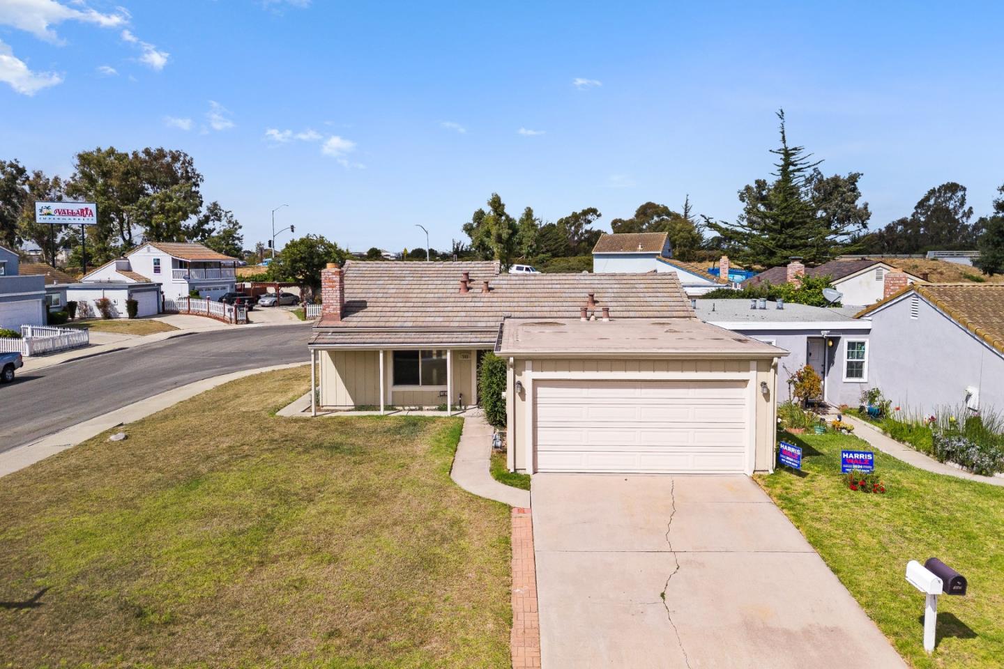 703 Sherman Circle Salinas, CA 93907 - Photo 23 of 25 a view of a house with entertaining space