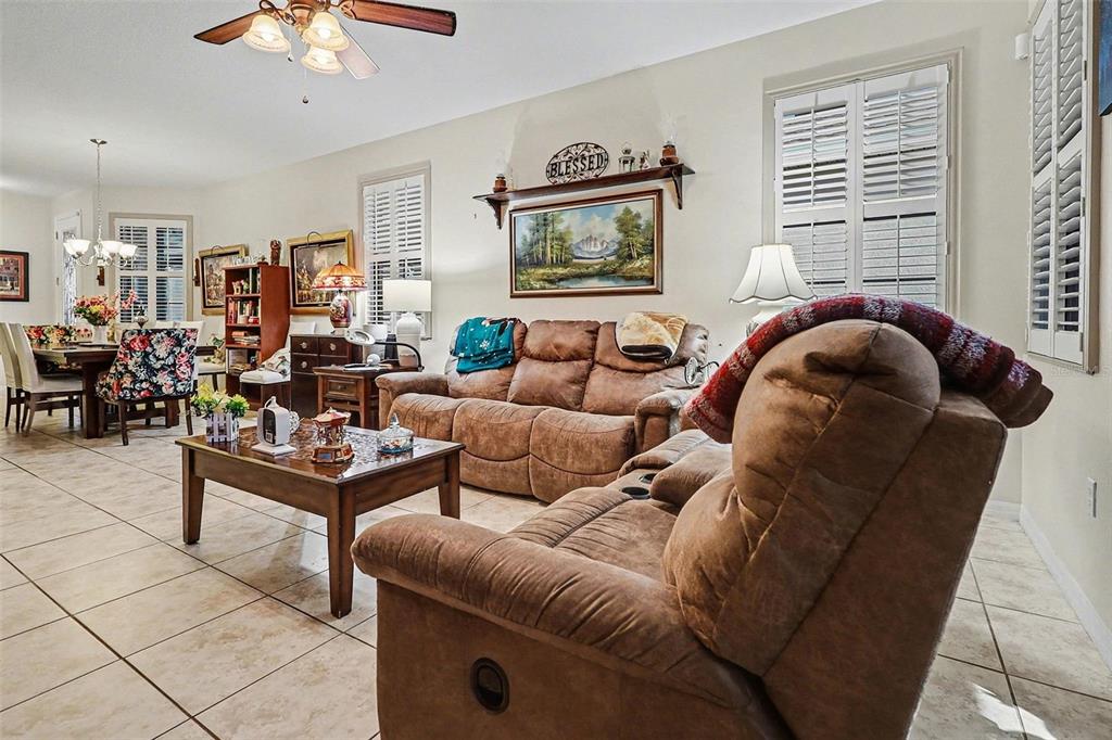 640 Grand Canal Drive Kissimmee, FL 34759 - Photo 4 of 28