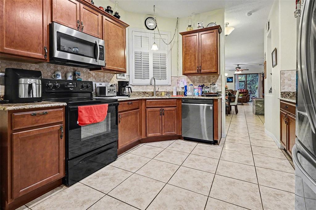 640 Grand Canal Drive Kissimmee, FL 34759 - Photo 10 of 28
