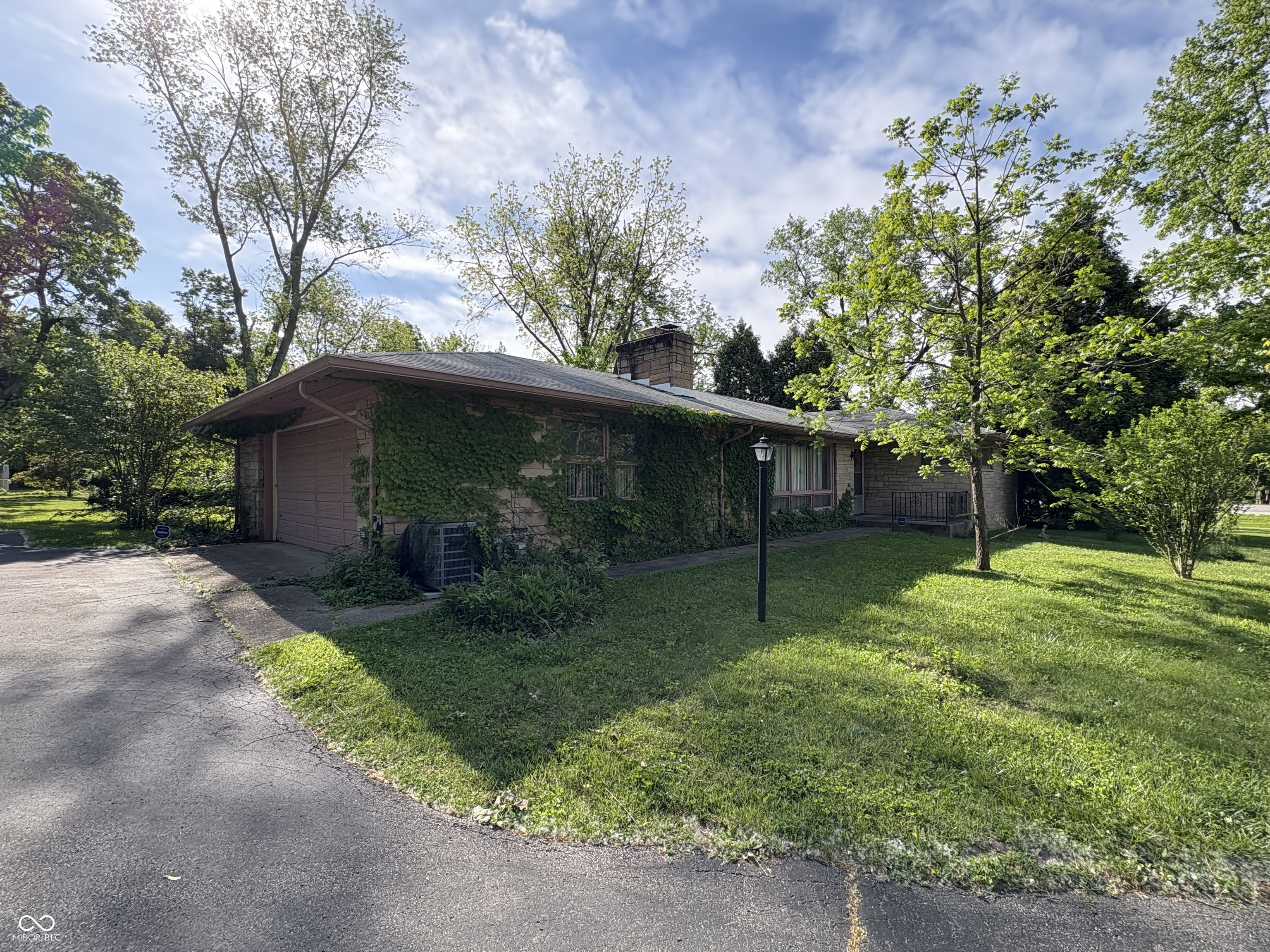 4609 Andover Road Indianapolis, IN 46226 - Photo 2 of 18