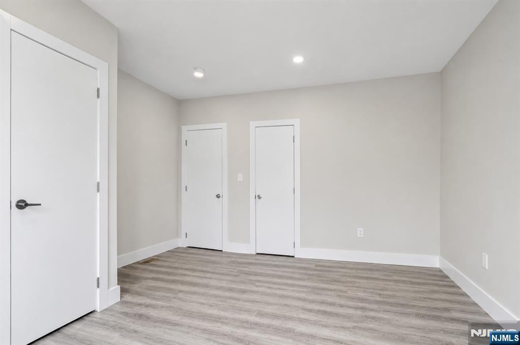 654 South 12th Street Newark, NJ 07103 - Photo 14 of 25