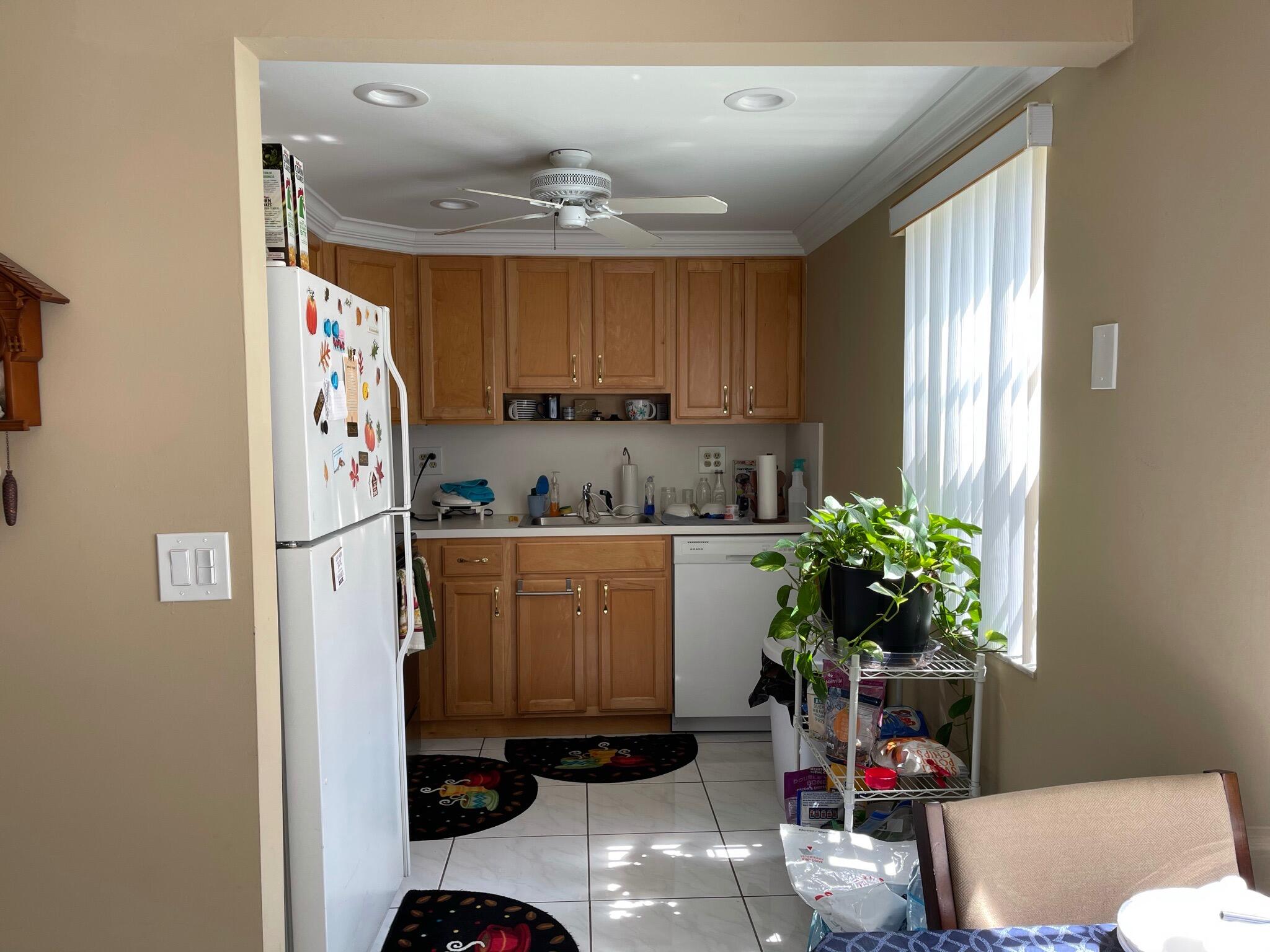116 Burgundy B Delray Beach, FL 33484 - Photo 6 of 31 Kitchen