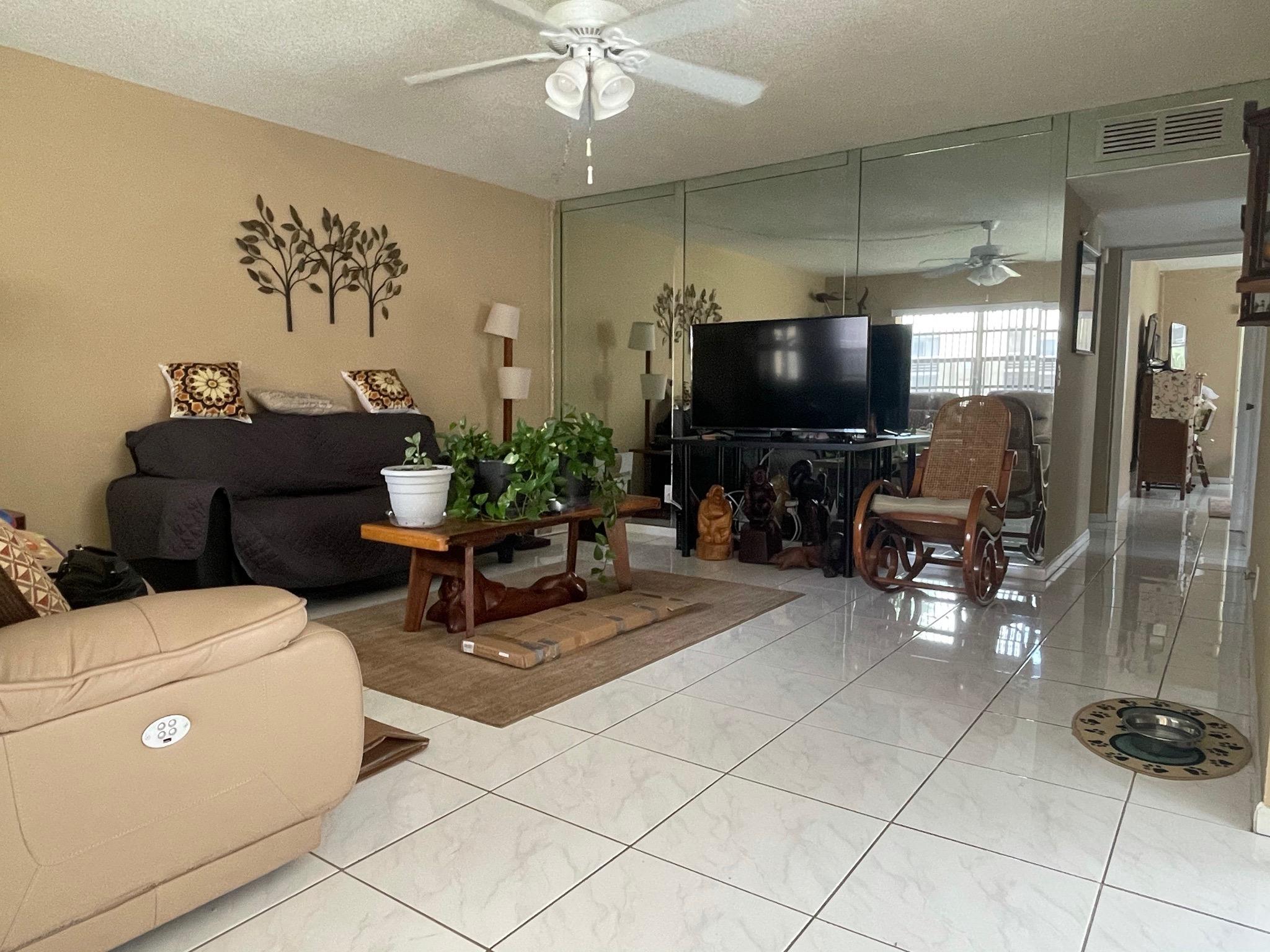 116 Burgundy B Delray Beach, FL 33484 - Photo 7 of 31 Living Room