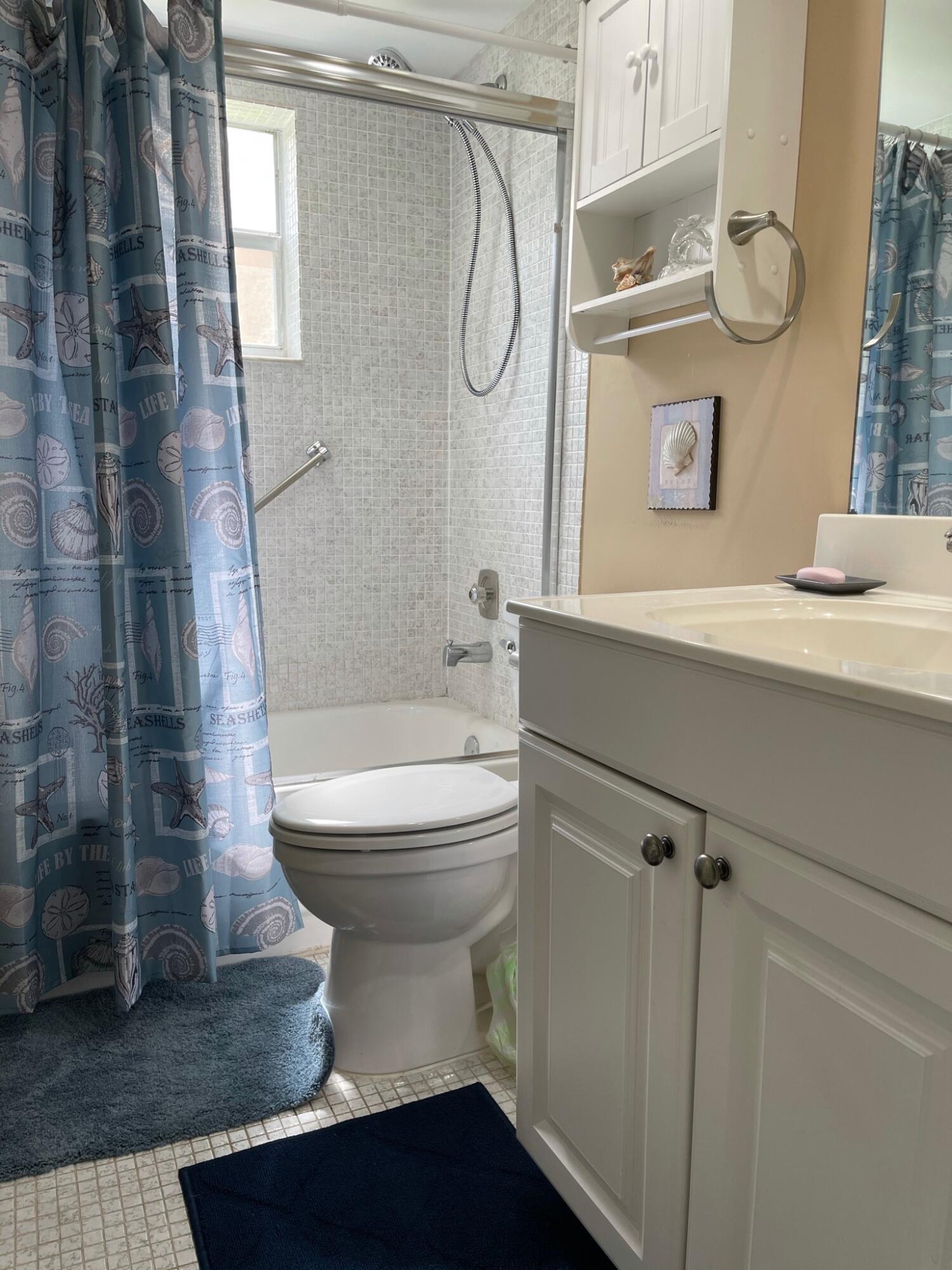 116 Burgundy B Delray Beach, FL 33484 - Photo 8 of 31 Master Bath