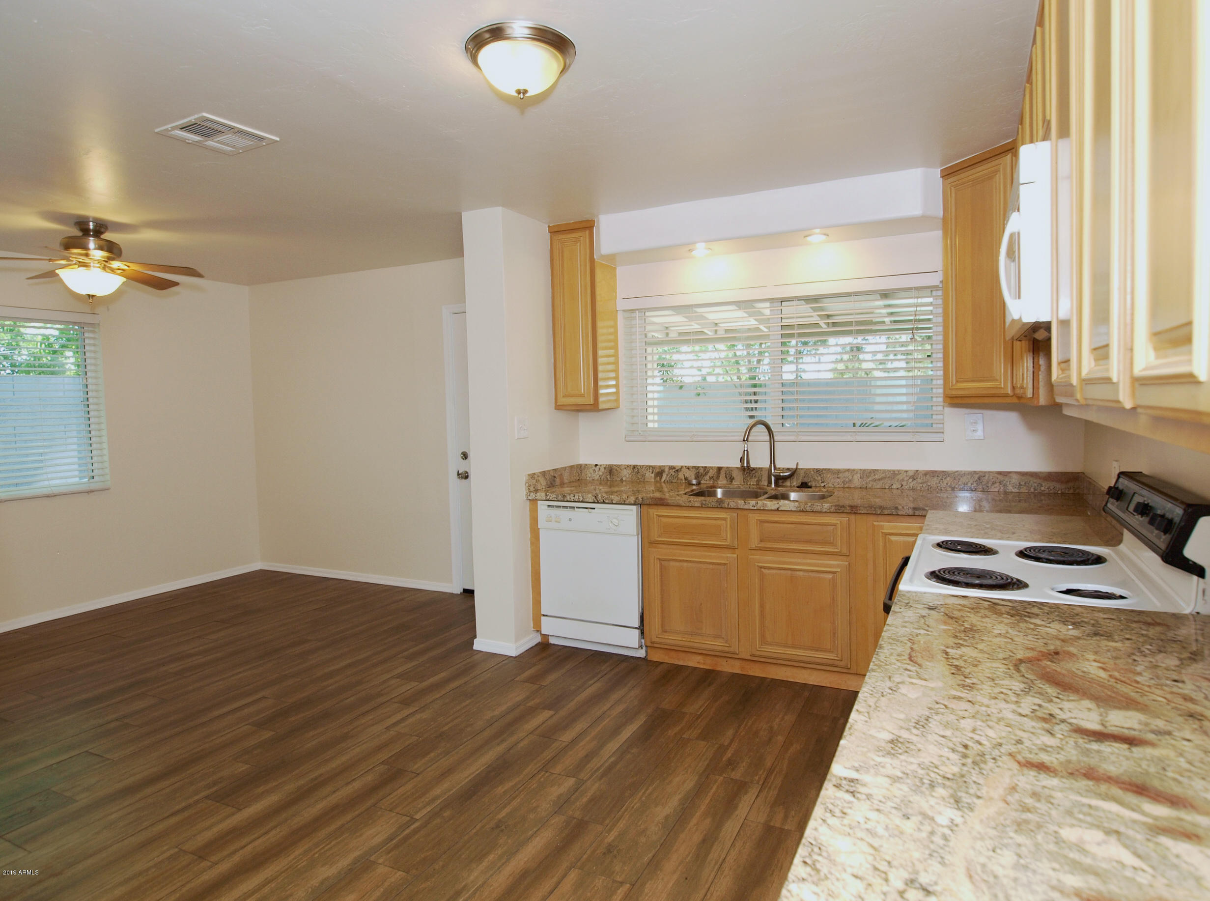 2819 West Rovey Avenue Phoenix, AZ 85017 - Photo 5 of 13 P1015665