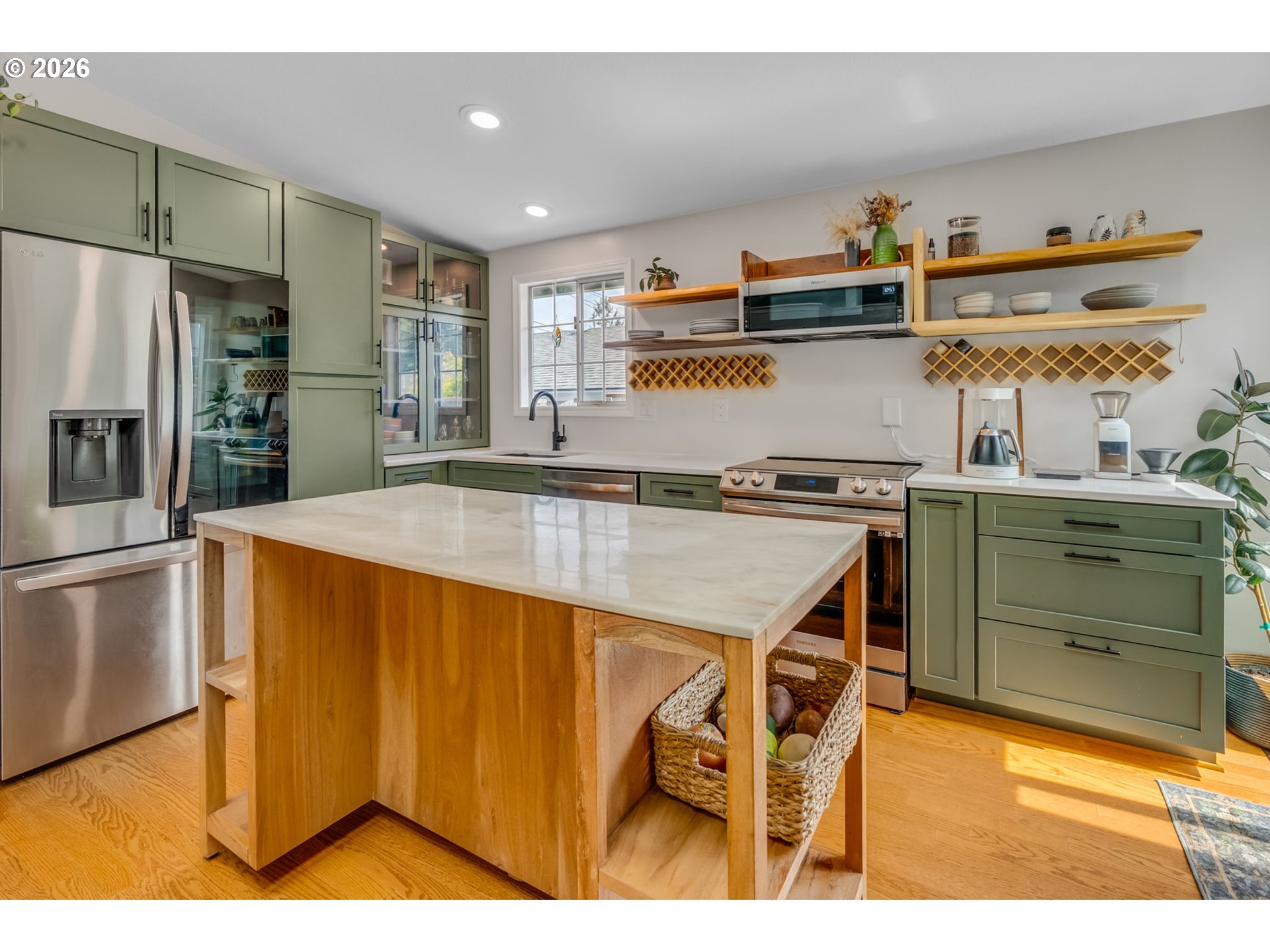 1634 Southwest Spring Garden Street Portland, OR 97219 - Photo 12 of 45 Gallery Image 12