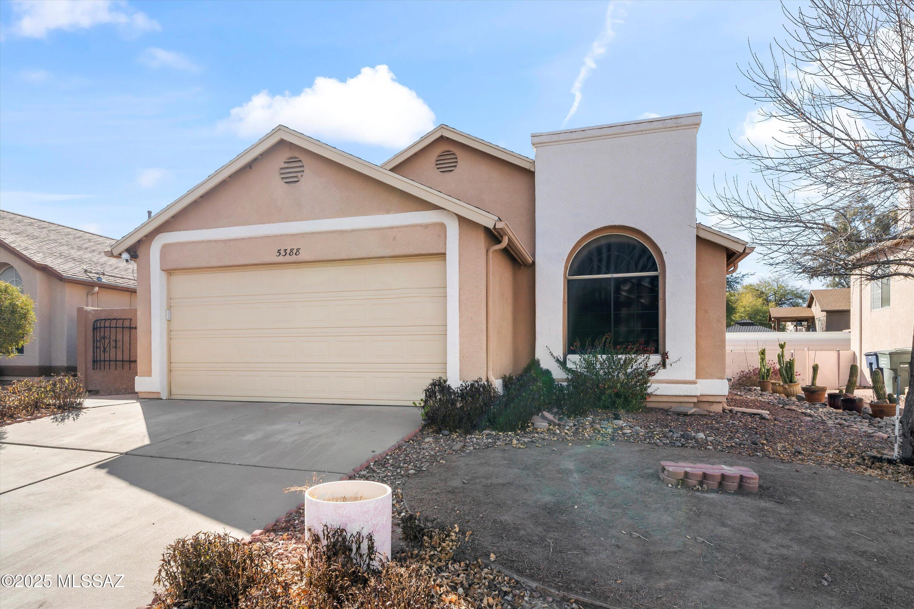 5388 South Wembly Road Tucson, AZ 85746 - Photo 2 of 27 Gallery Image 2