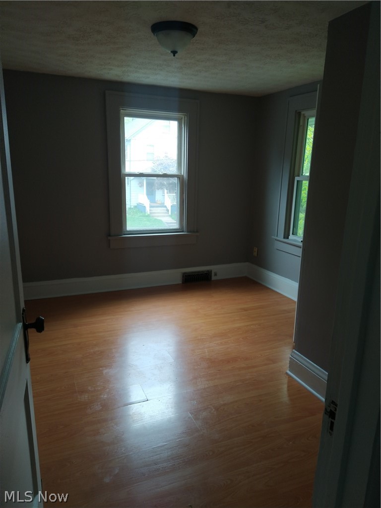 1035 Avon Street Akron, OH 44310 - Photo 12 of 27 Gallery Image 12