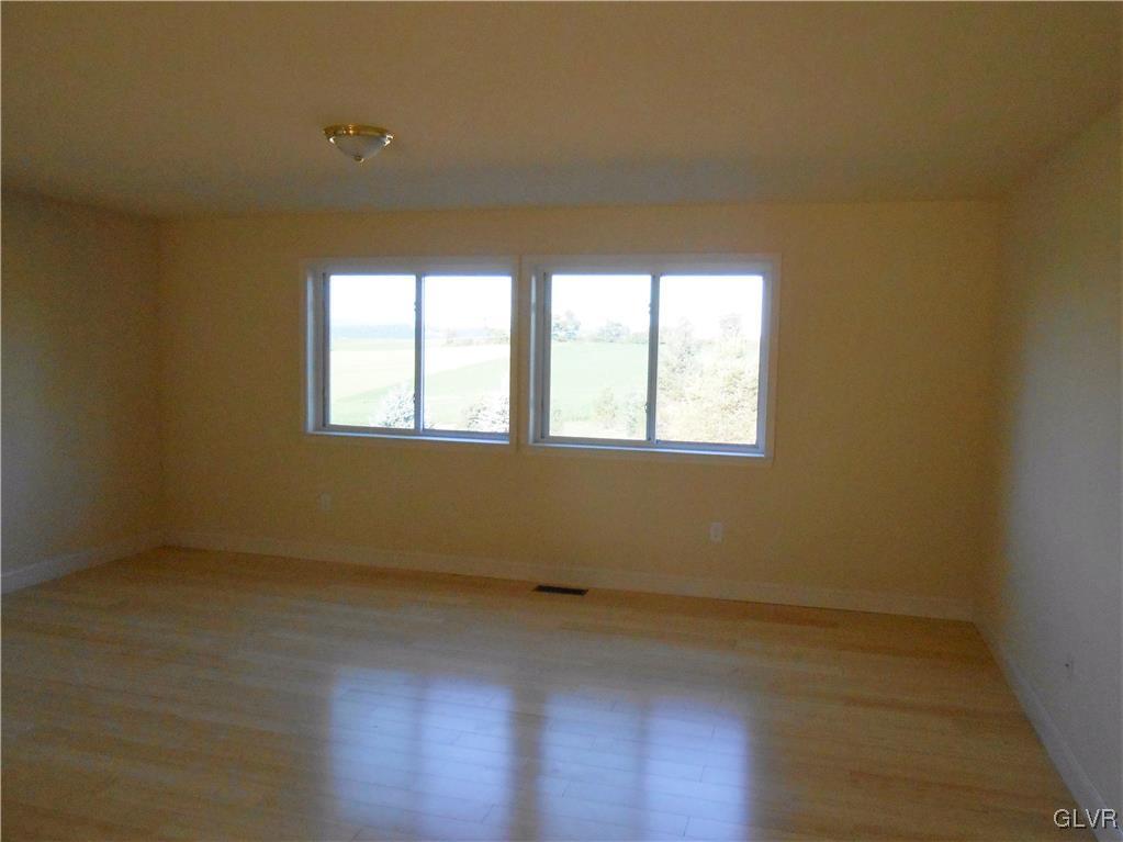 5524 Riverview Road Slatington, PA 18080 - Photo 5 of 38 Gallery Image 5