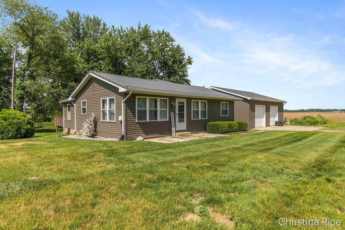 5810 West Sidney Road Sidney, MI 48885 - Photo 4 of 32 5810-West-Sidney_003