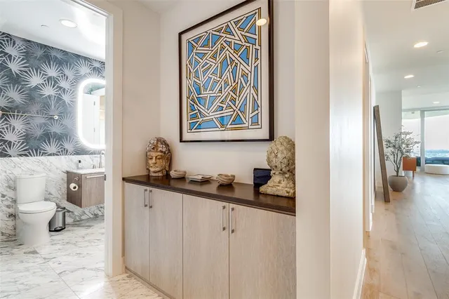 $1,525,000 | 3130 North Harwood Street, Unit 2304, Dallas, TX 75201