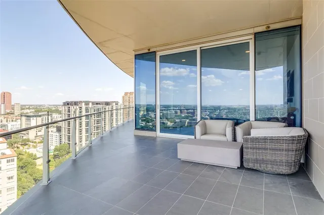 $1,525,000 | 3130 North Harwood Street, Unit 2304, Dallas, TX 75201