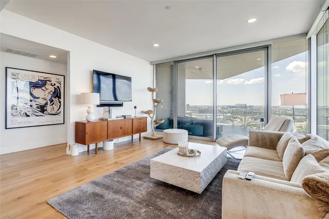 $1,525,000 | 3130 North Harwood Street, Unit 2304, Dallas, TX 75201
