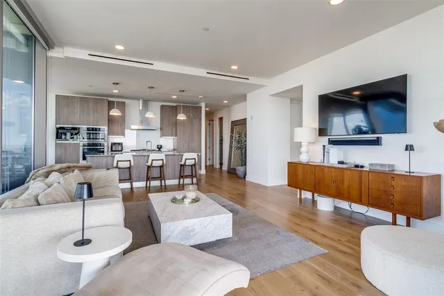 $1,525,000 | 3130 North Harwood Street, Unit 2304, Dallas, TX 75201