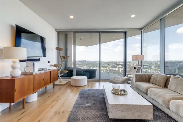 $1,525,000 | 3130 North Harwood Street, Unit 2304, Dallas, TX 75201