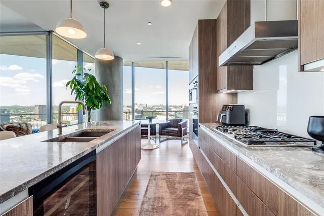 $1,525,000 | 3130 North Harwood Street, Unit 2304, Dallas, TX 75201