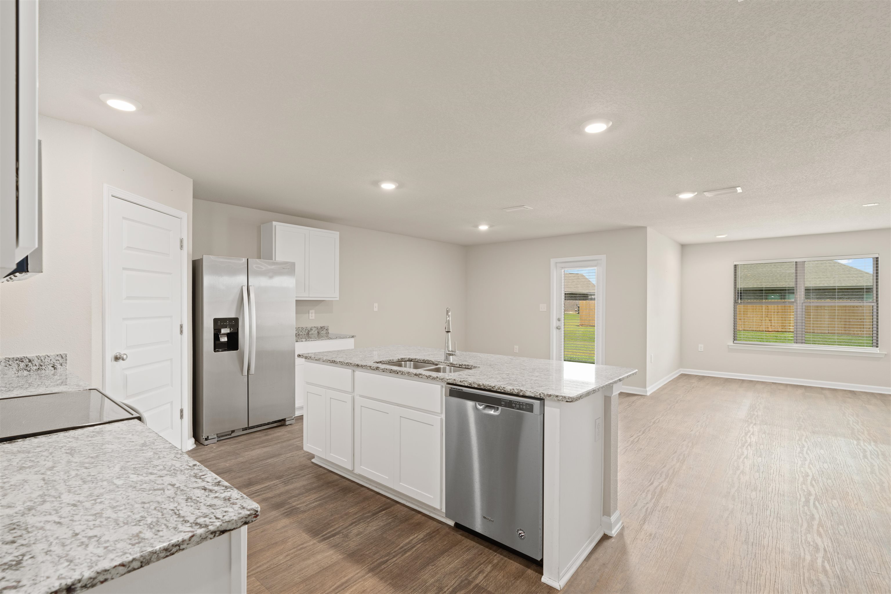 23366 Shadowridge Drive Daphne, AL 36526 - Photo 9 of 25 Kitchen